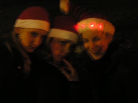 Trois méres Noël dans la pénombre